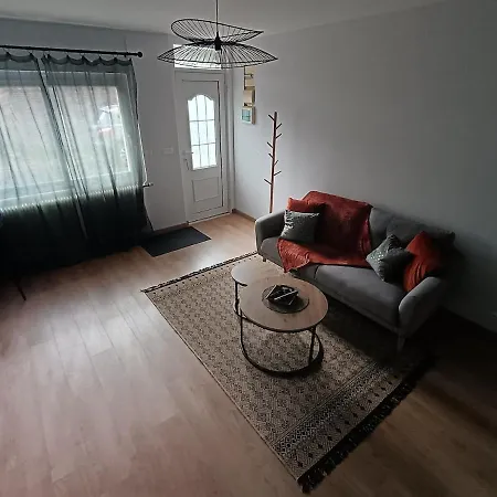 L'ondine, Single-family *